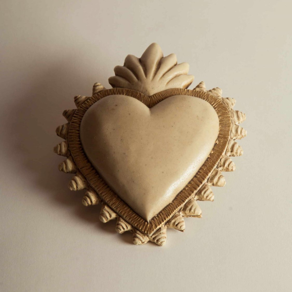 Corazón Llamas Grande Beige Corazón Llamas Grande Beige